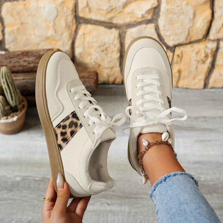 Estera | Białe sneakersy z motywem panterki