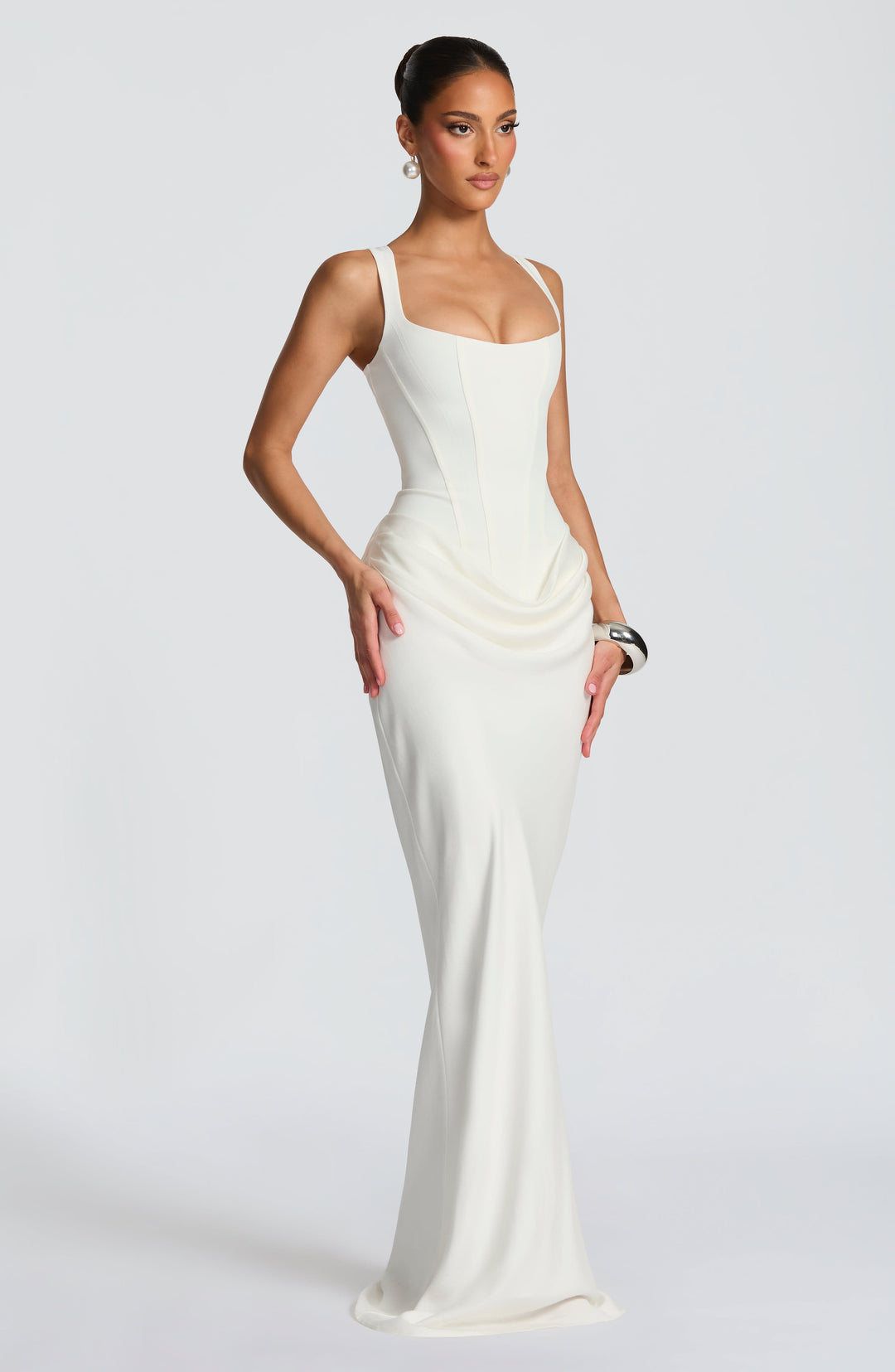 ALICJA | Elegancka maxi sukienka o ponadczasowej linii